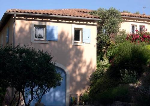 Villa sur une butte entre Luberon et Comtat Venaissin